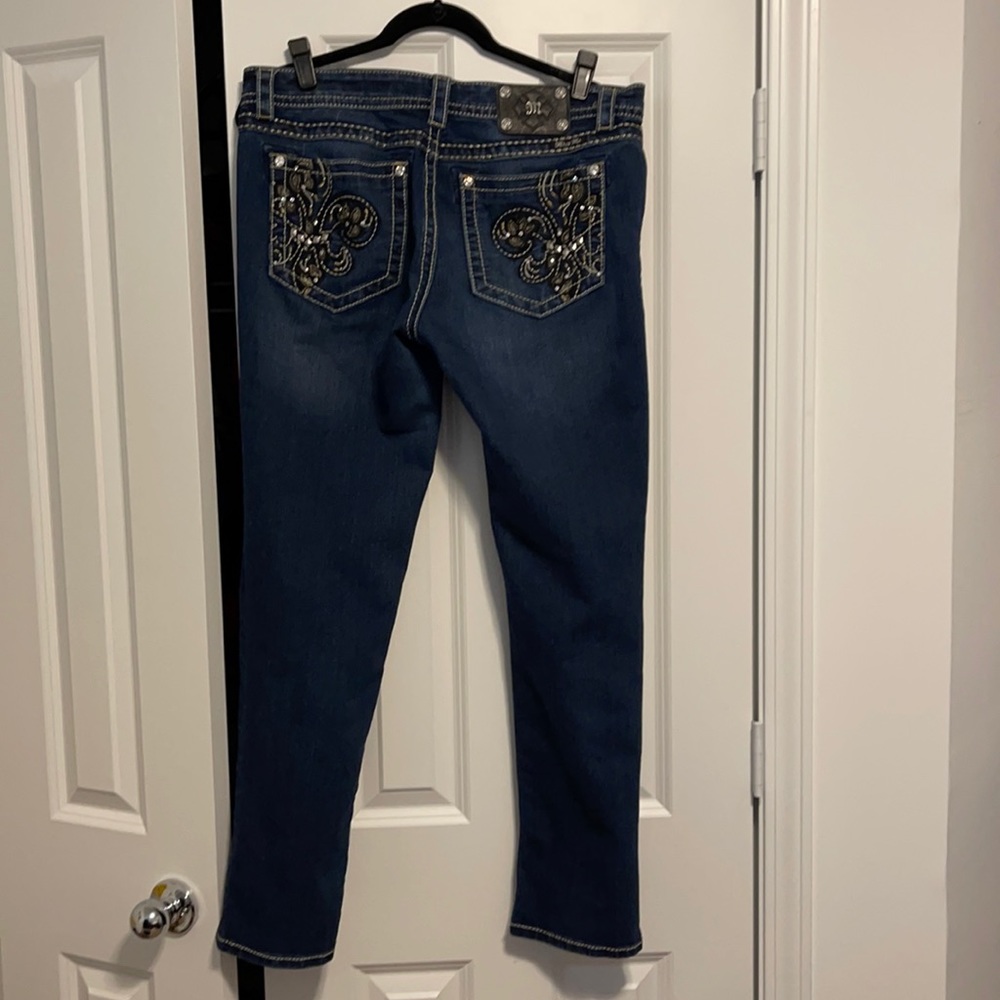 Miss Me Jeans. Worn 3x. Size 33
